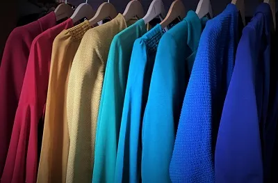 山に行く服装の色 いろいろなカラーのウェア