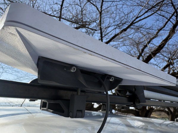 スターリンクをクルマに取り付け