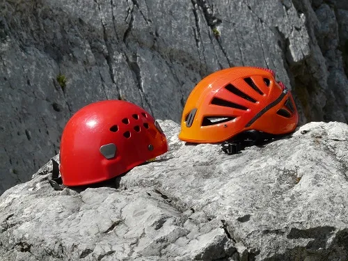 軽量 登山 ヘルメット